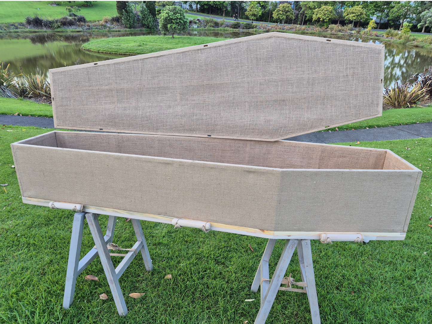 Jute Coffin