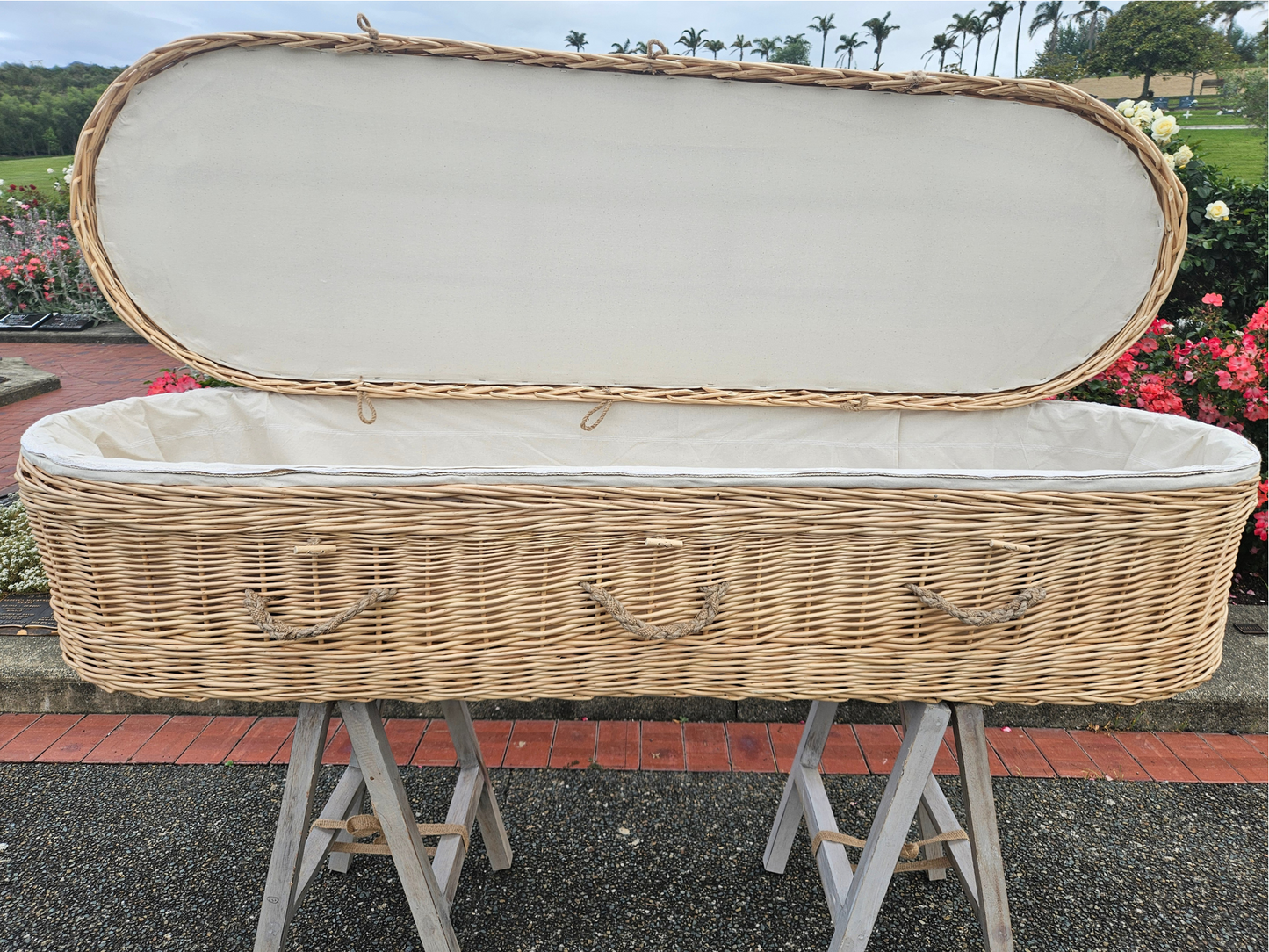 Willow Casket in Natural